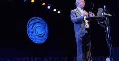 Dawkins inaugura o Fronteiras 2015: "O gene é egoísta, o indivíduo não"