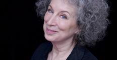 Margaret Atwood é entrevistada pela Folha de S. Paulo
