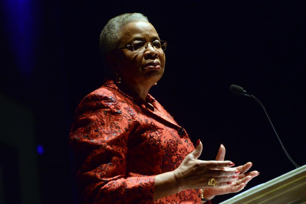 Pela dignidade da vida humana: Graça Machel abriu a temporada de conferências do Fronteiras do Pensamento 2019