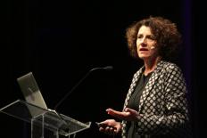 Susan Pinker: "Para as mulheres, a vida não é apenas trabalho, salário e promoções"